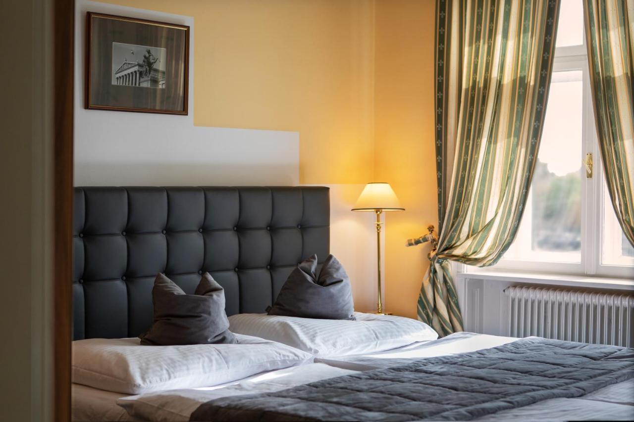 Hotel Bergwirt Schoenbrunn Wenen Buitenkant foto