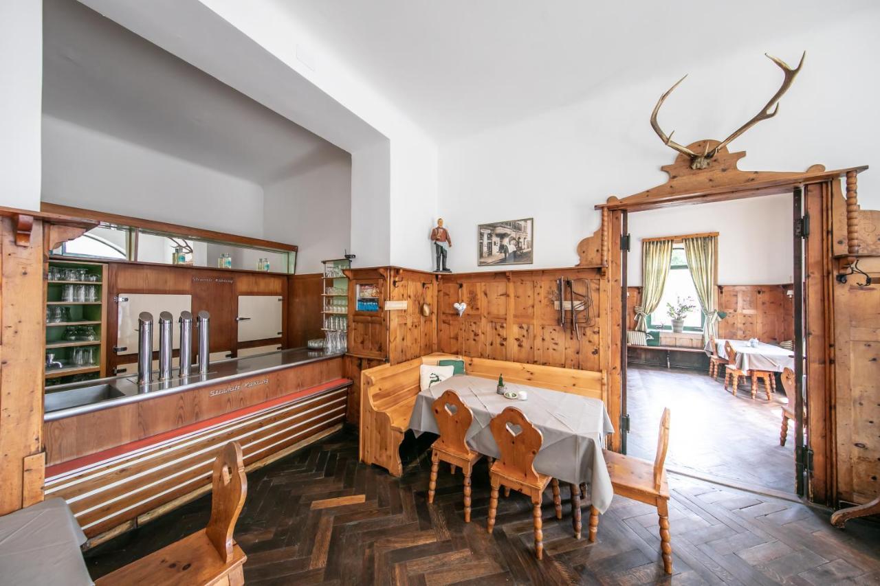 Hotel Bergwirt Schoenbrunn Wenen Buitenkant foto