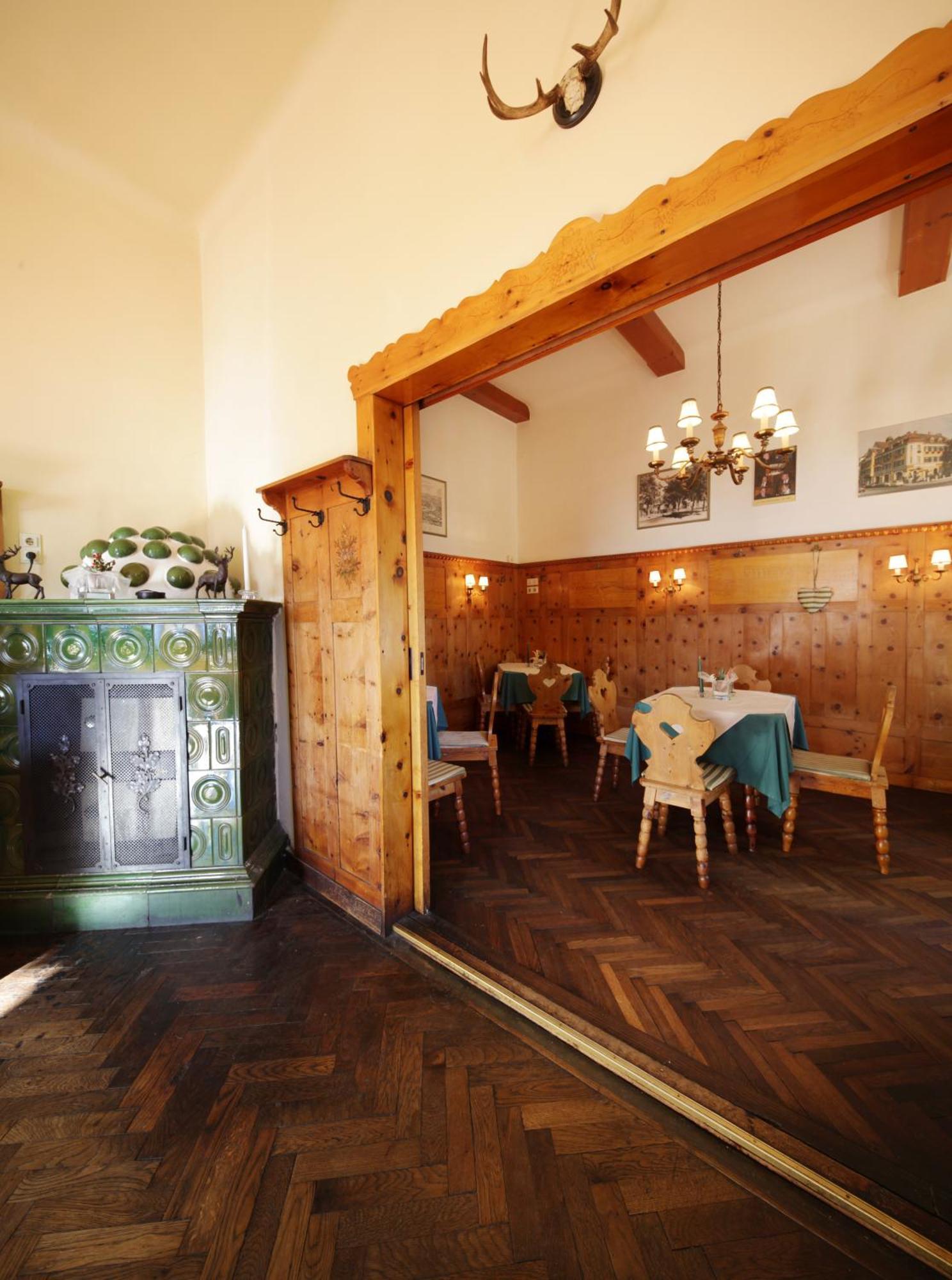 Hotel Bergwirt Schoenbrunn Wenen Buitenkant foto