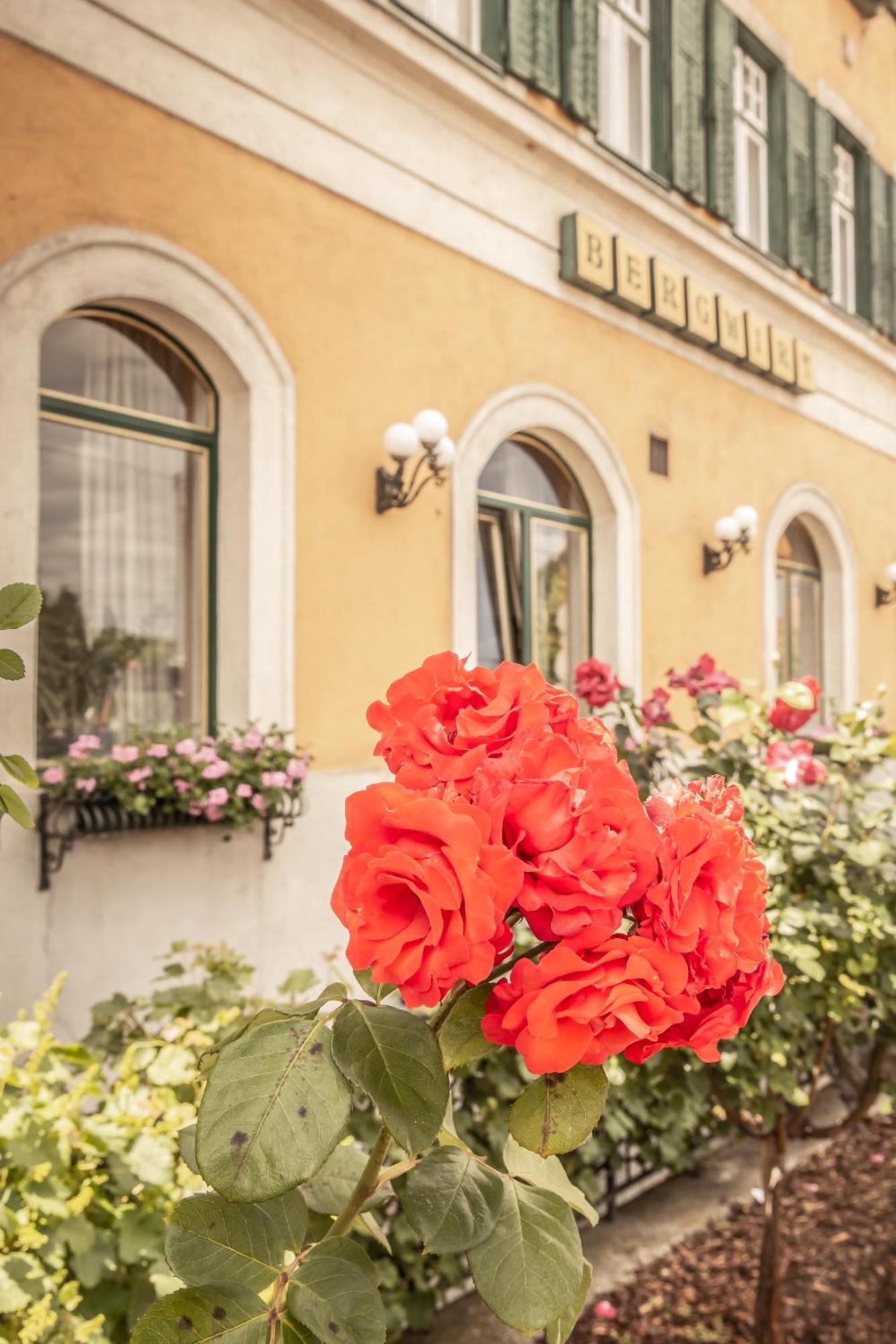 Hotel Bergwirt Schoenbrunn Wenen Buitenkant foto