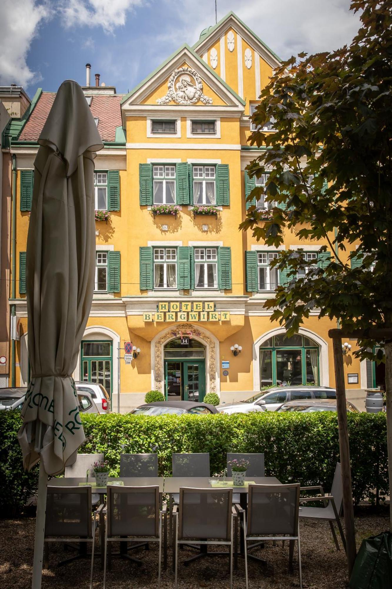 Hotel Bergwirt Schoenbrunn Wenen Buitenkant foto