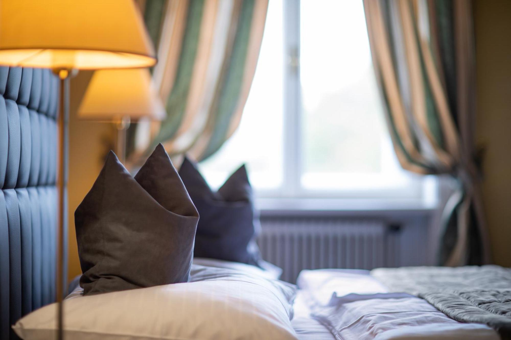 Hotel Bergwirt Schoenbrunn Wenen Buitenkant foto