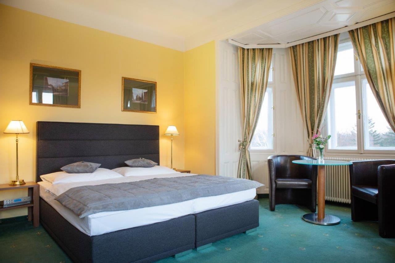 Hotel Bergwirt Schoenbrunn Wenen Buitenkant foto